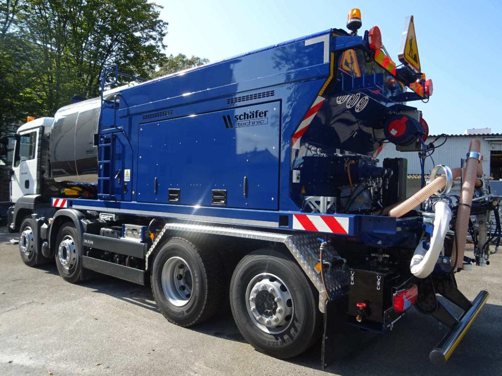 gros camion bleu